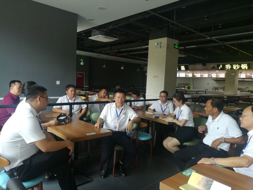 1535347851376872.jpg 關(guān)心食堂就餐情況.jpg