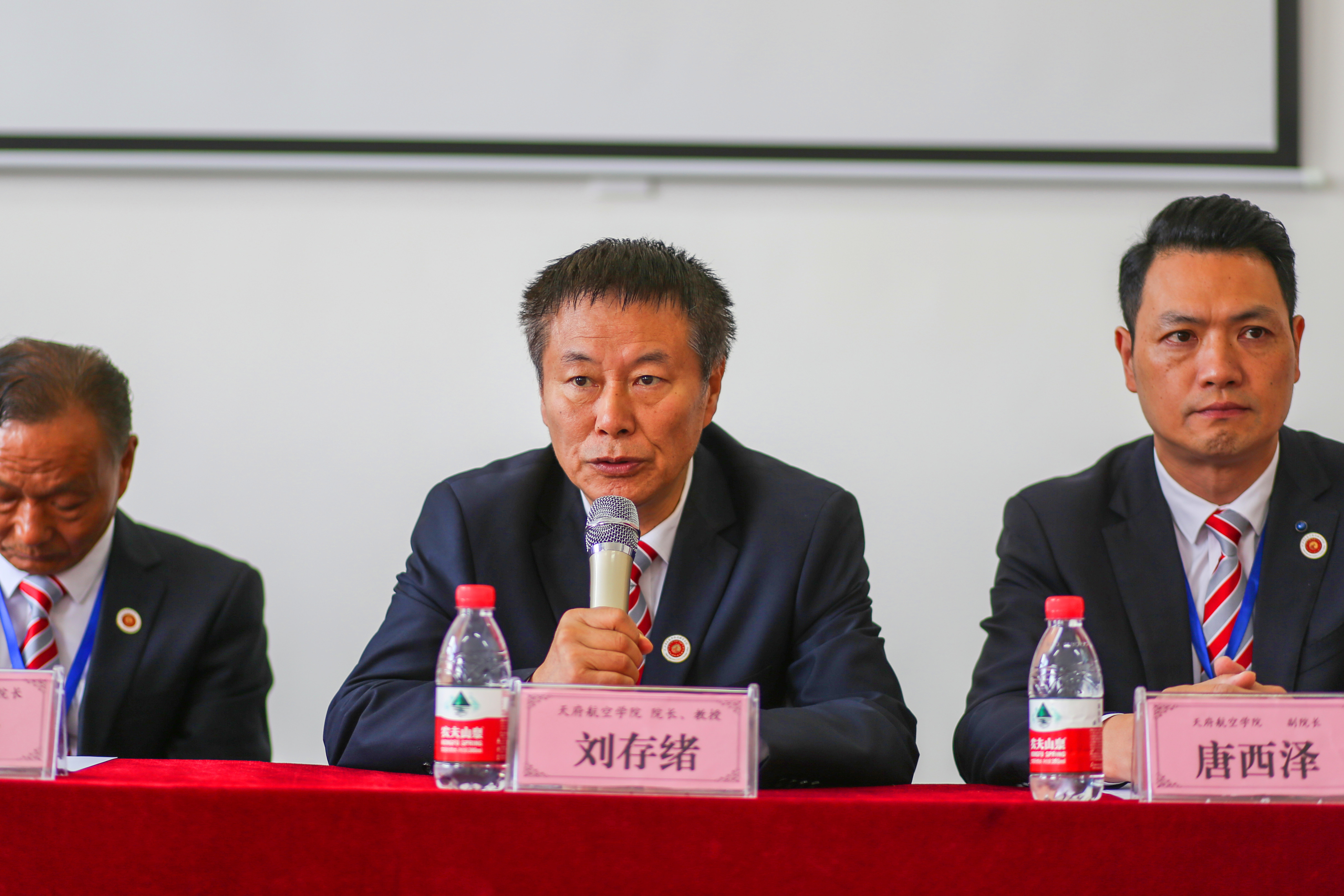 1557900589455792.jpg 1557900589455792.jpg