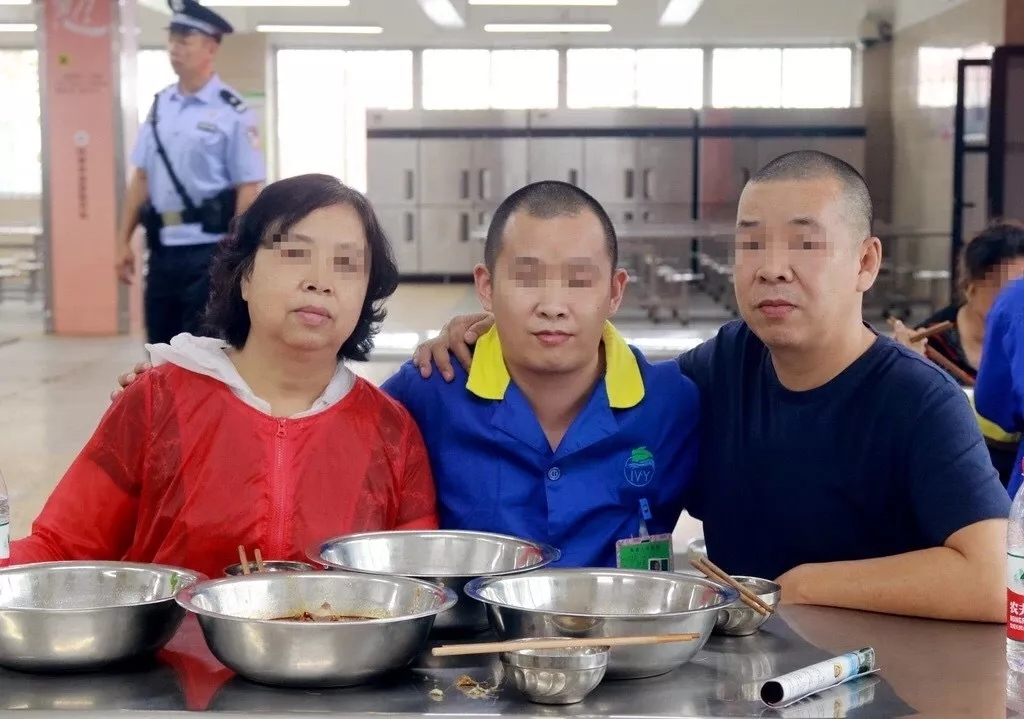 1561559115441118.jpg 640.webp (27).jpg