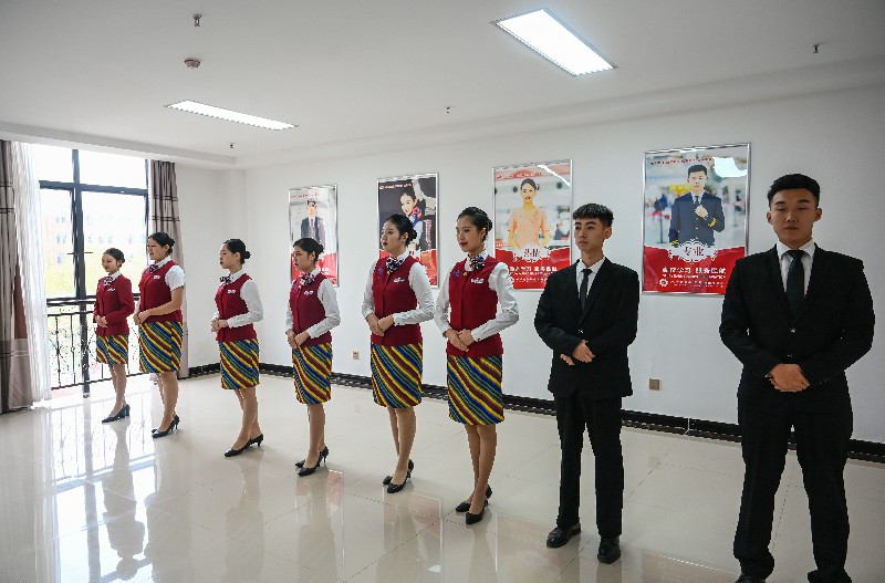 1602587573120101.jpg 鳳凰機(jī)場面試-2~1.jpg