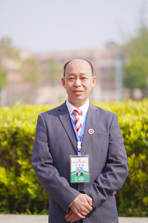 1649668092889897.jpg 李洪祥_副本.jpg