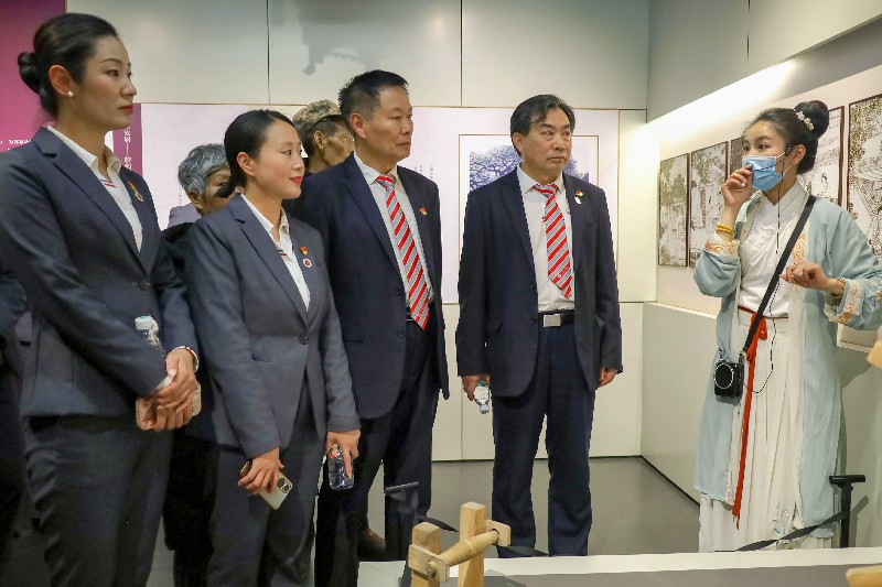 1680856091113823.jpg 79290D79D28E94BFA2C343DCF70375CF.jpg