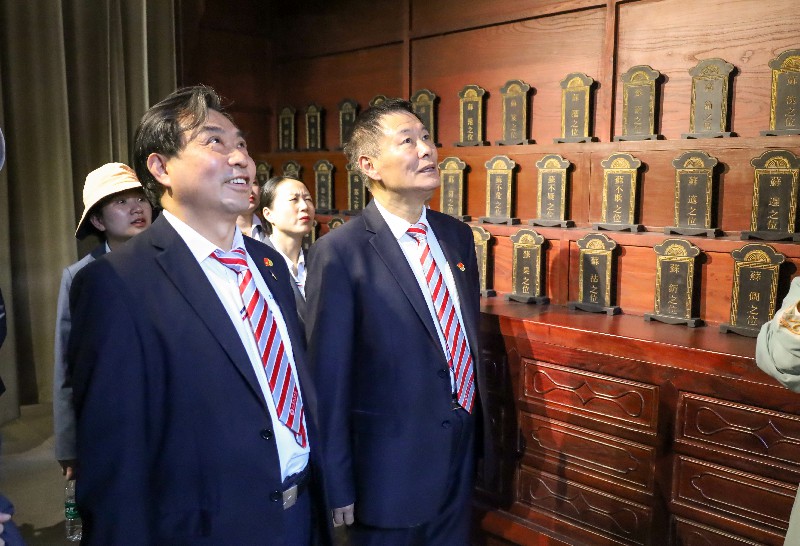 1680856157908831.jpg IMG_6304-16.jpg