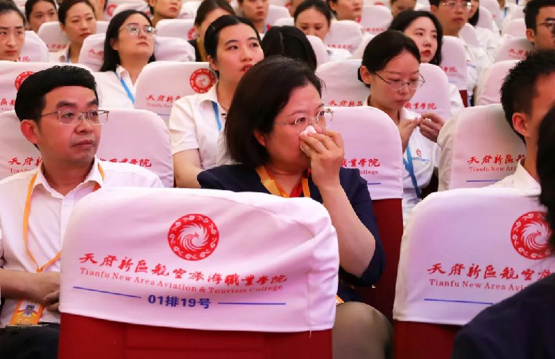 1689737480125812.jpg 0868c7acafd44967cb79b3f7412e69d.jpg