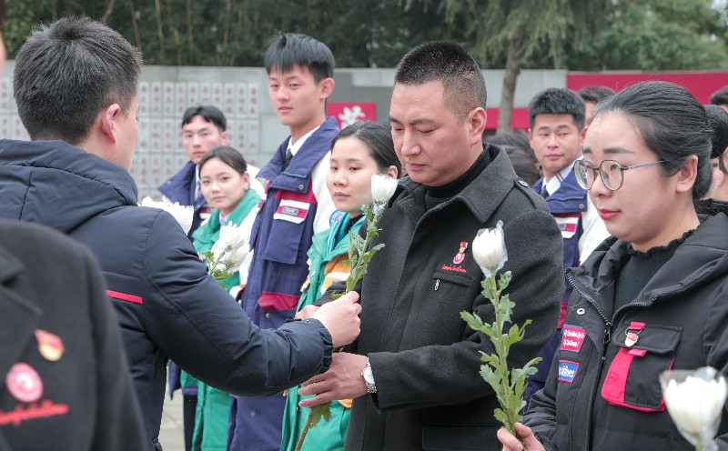 1743998163483892.jpg IL3A1165.jpg