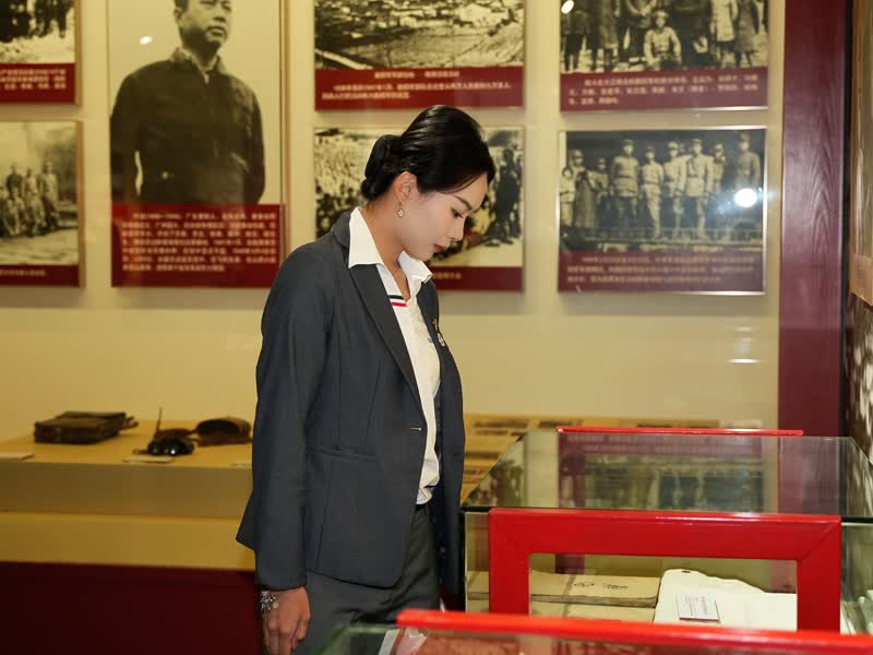 1746762309373300.jpg 1001746670575_.pic_hd.jpg