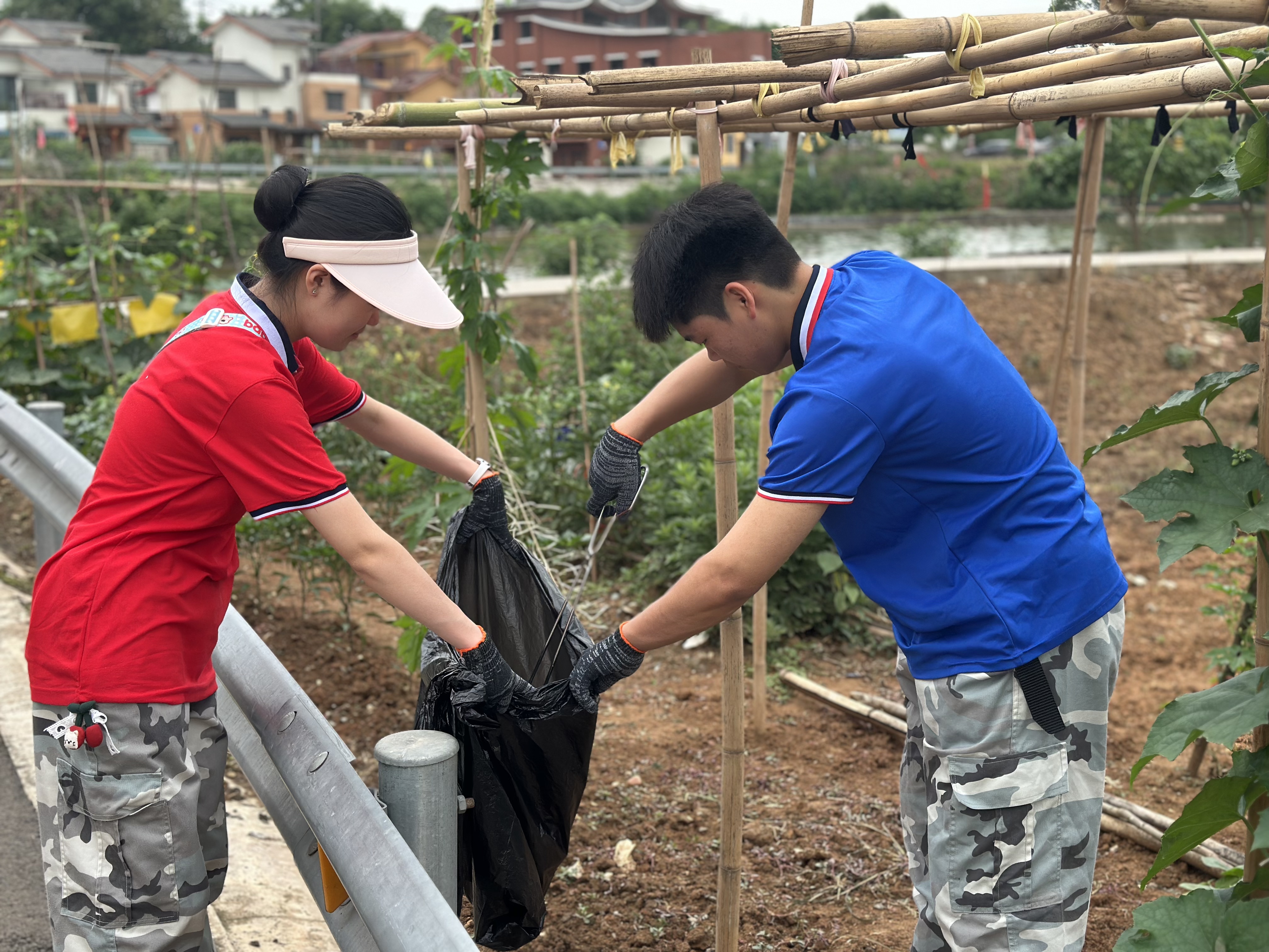 1748226196100668.jpg 1011748226512_.pic_hd.jpg