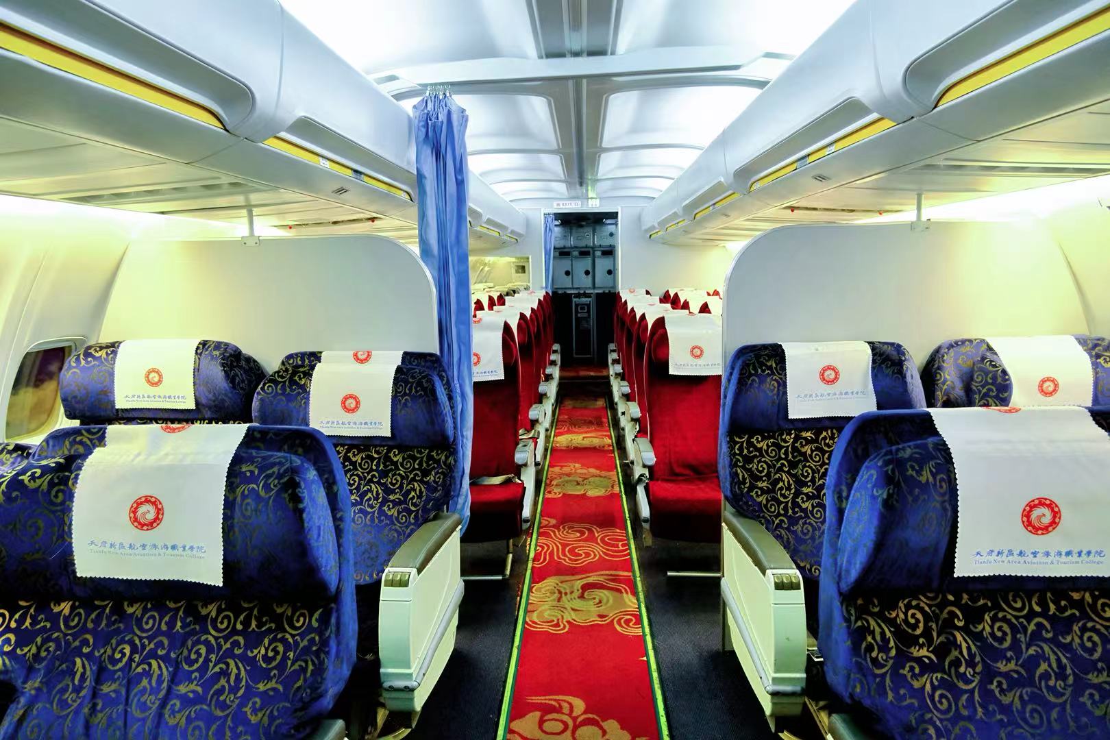 1765459066882840.jpg 1.波音737綜合服務(wù)訓(xùn)練艙.jpg